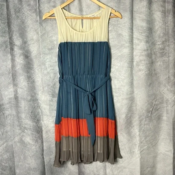 Blu Pepper Pleated Cream, Blue, Coral and Gray Dress - size Small - Picture 8 of 12
